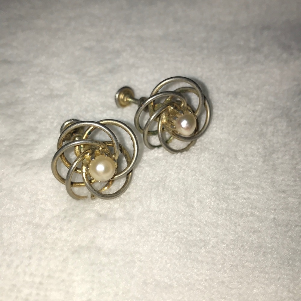 👑Sterling silver pearl earrings💕
